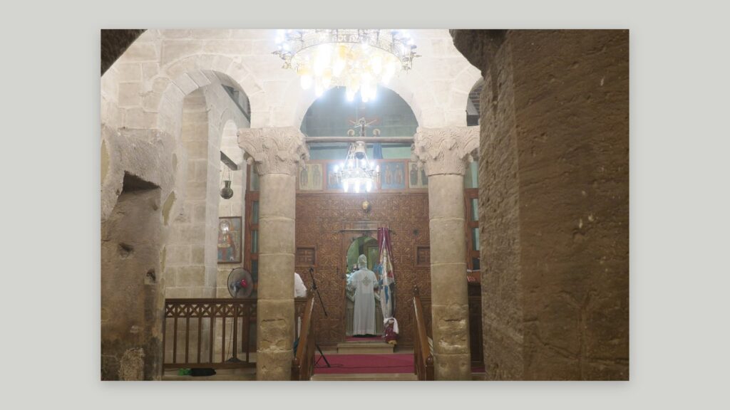 كنيسة السيدة العذراء بجبل الطير في مركز سمالوط بالمنيا